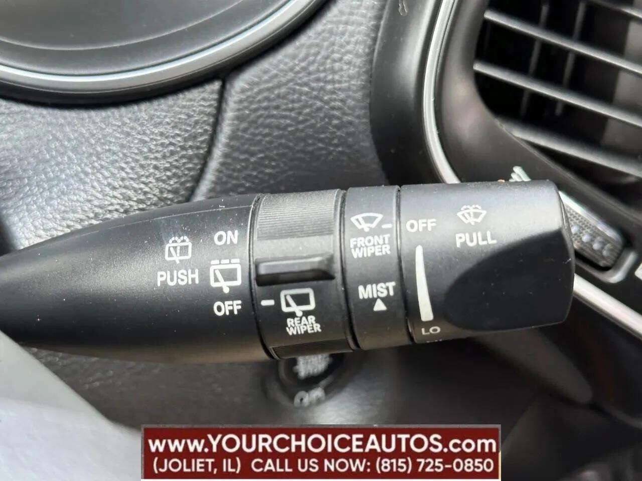 Used 2021 Jeep Cherokee Latitude Plus FWD image 22