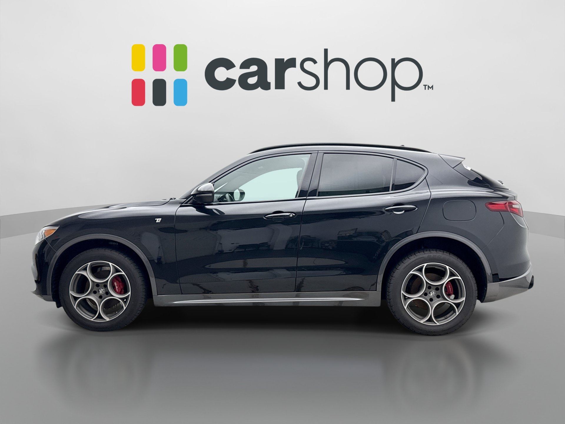 Used 2022 Alfa Romeo Stelvio Ti w/ Active Assist Plus Package AWD/4WD image 2
