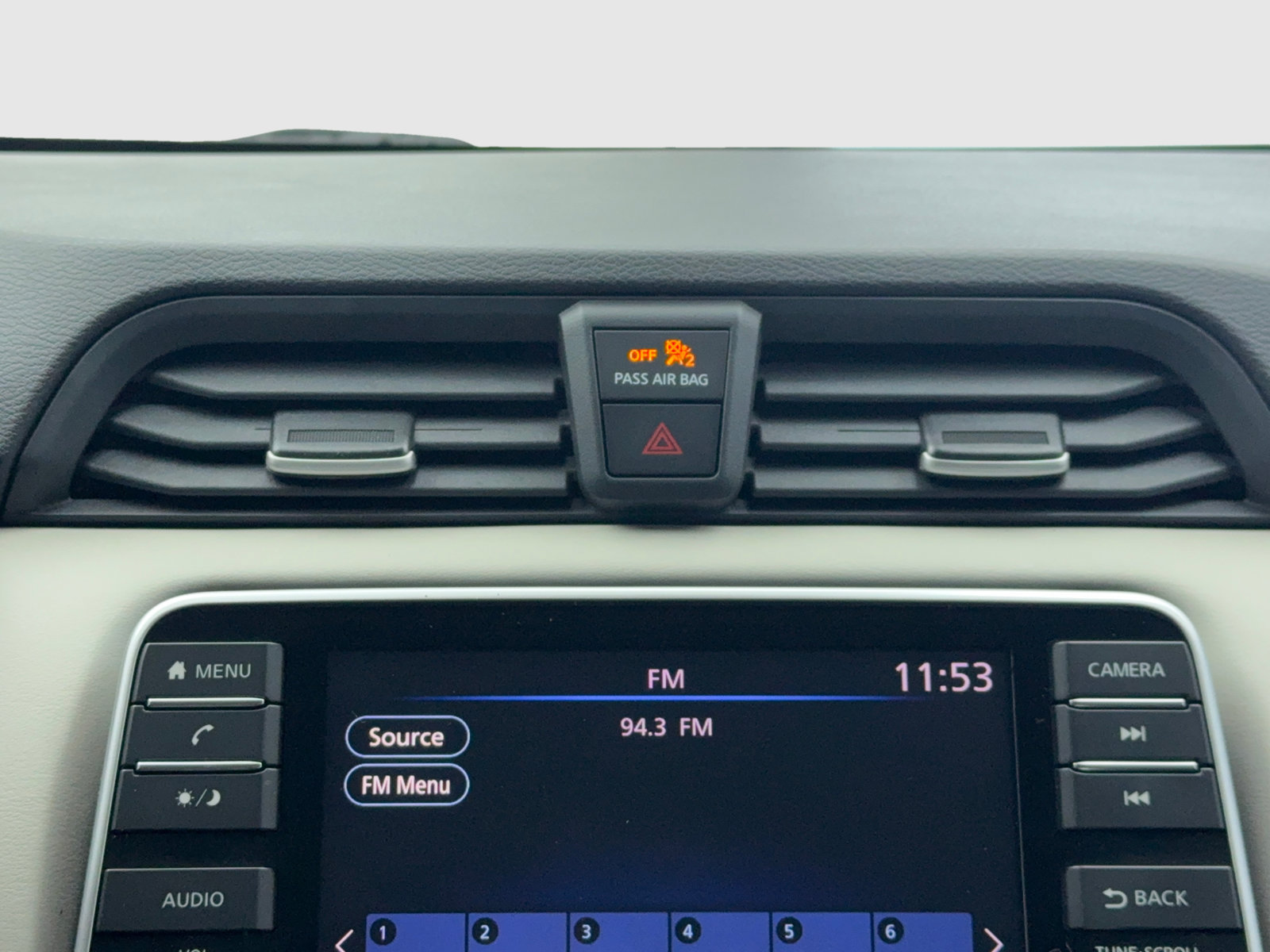 Used 2020 Nissan Versa SV FWD image 28