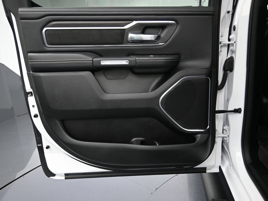 New 2025 RAM 1500 Laramie w/ Sport Appearance Package AWD/4WD image 21