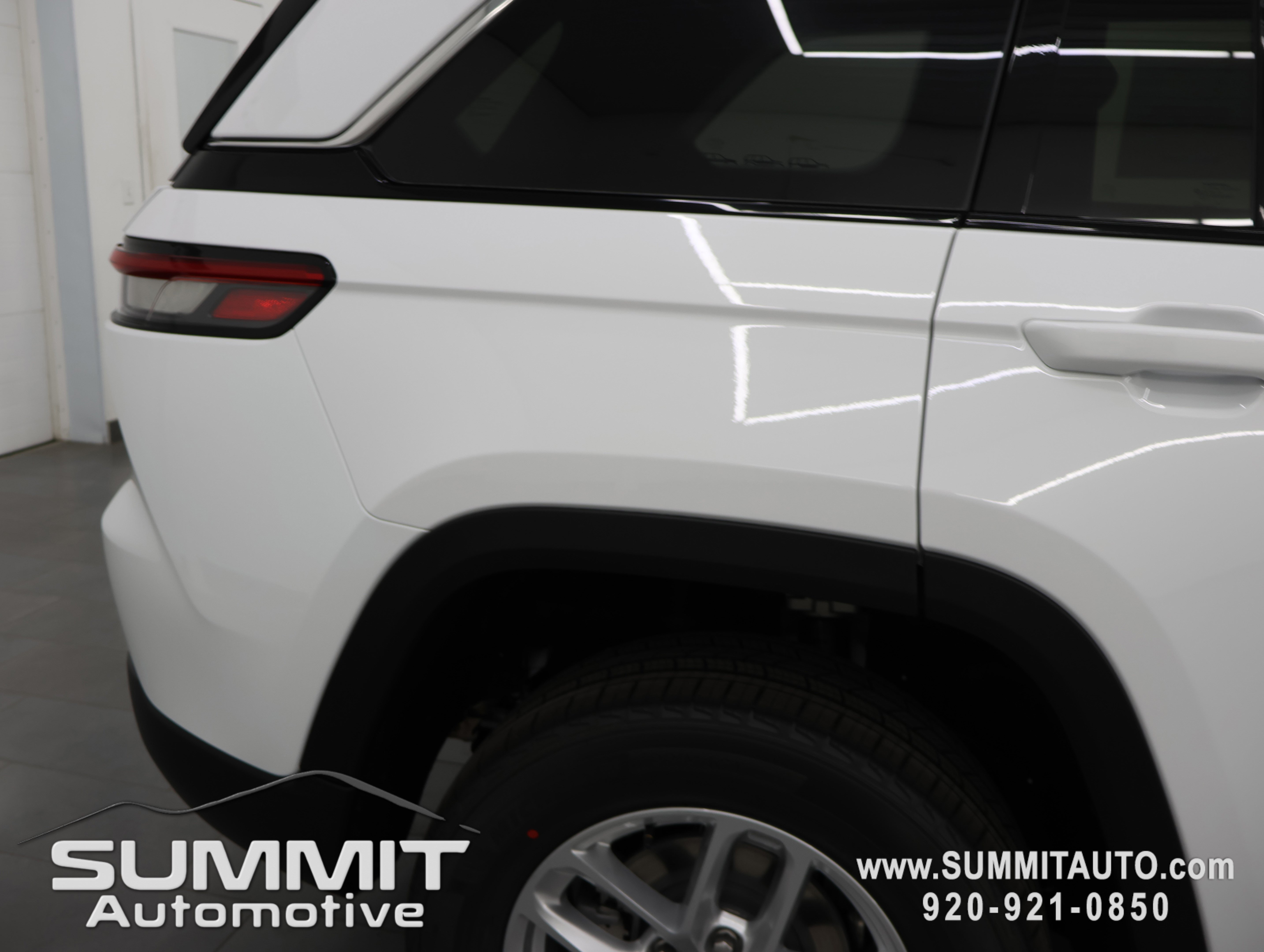 New 2026 Jeep Grand Cherokee Laredo X AWD/4WD image 26