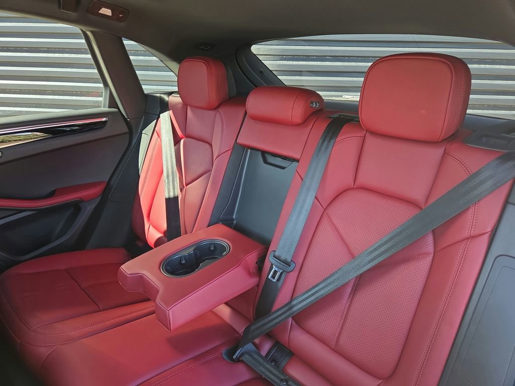 Certified 2025 Porsche Macan S image 16