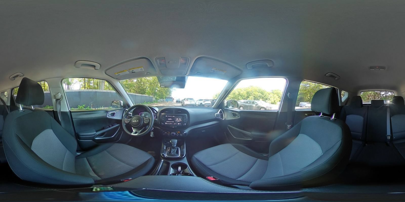 Used 2025 Kia Soul LX w/ LX Technology Package FWD image 40