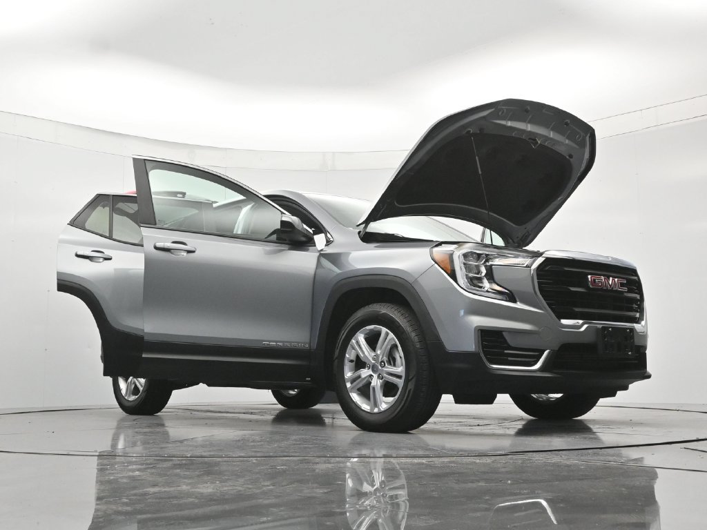 Used 2024 GMC Terrain SLE AWD/4WD image 49