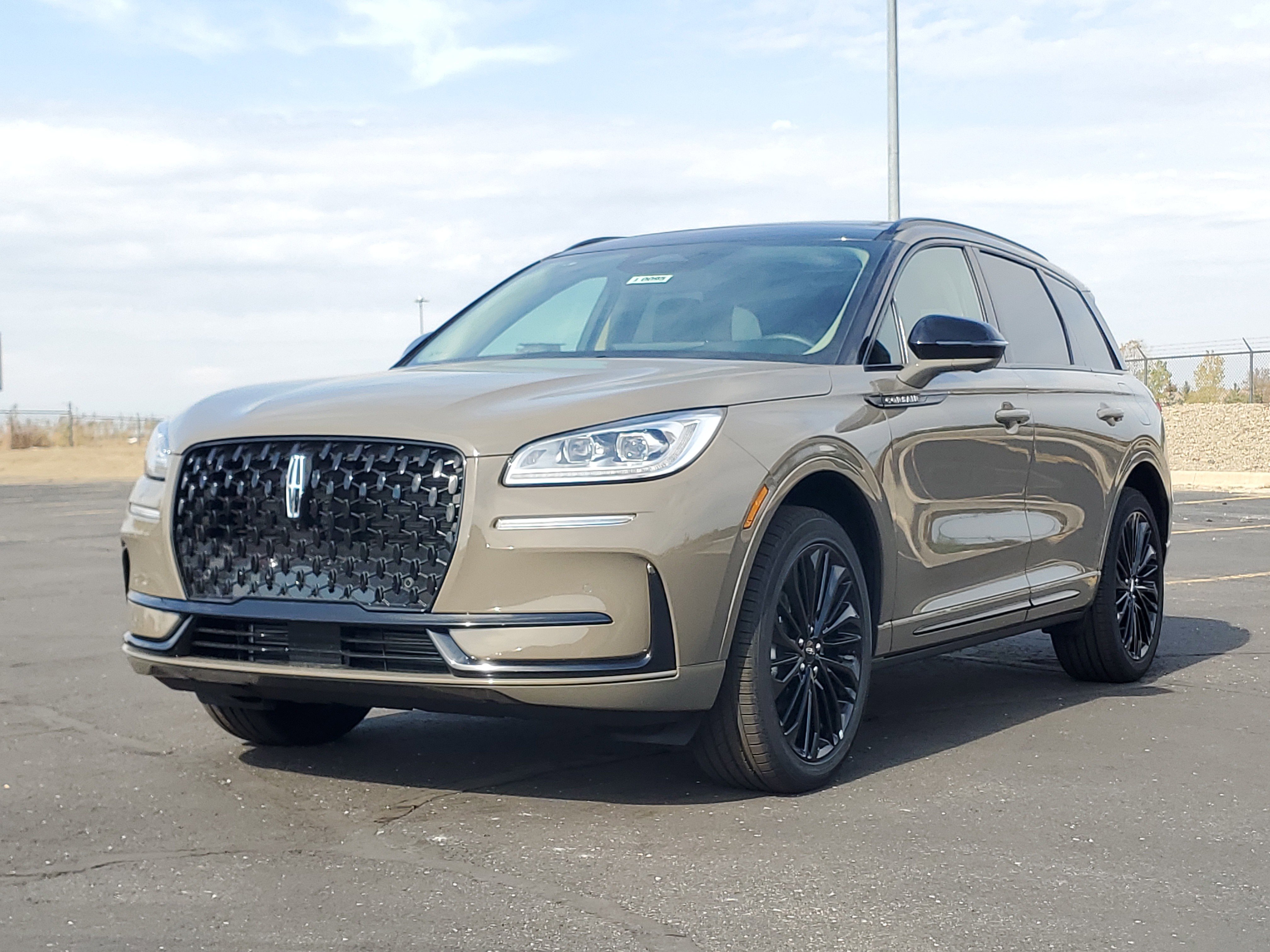 New 2026 Lincoln Corsair Reserve w/ Jet Appearance Package image 2