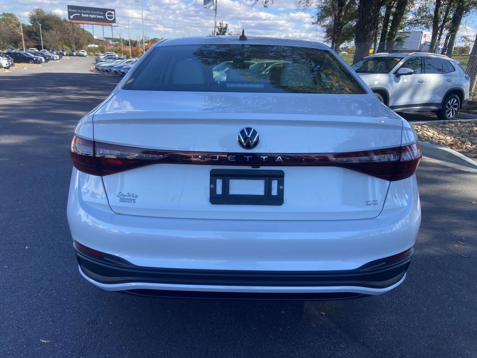 New 2026 Volkswagen Jetta SE FWD image 8