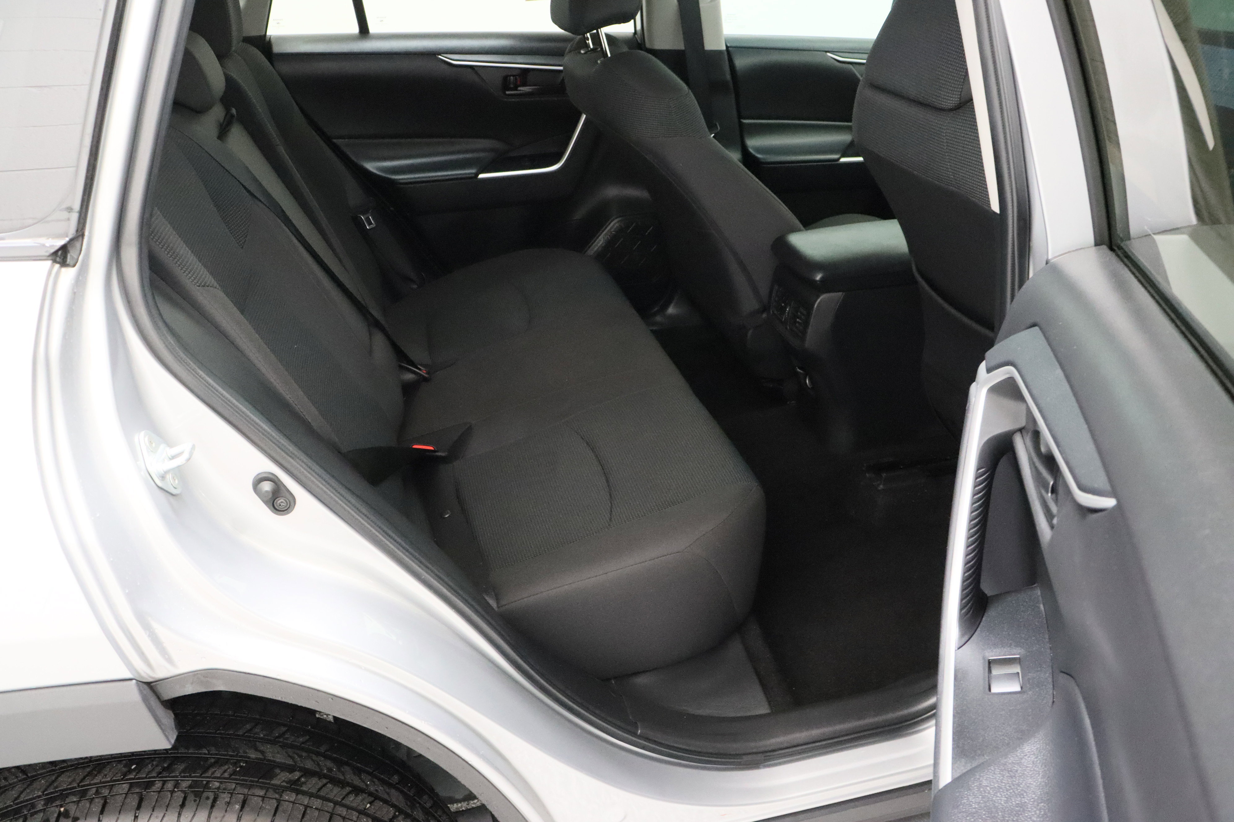 Used 2024 Toyota RAV4 LE image 30