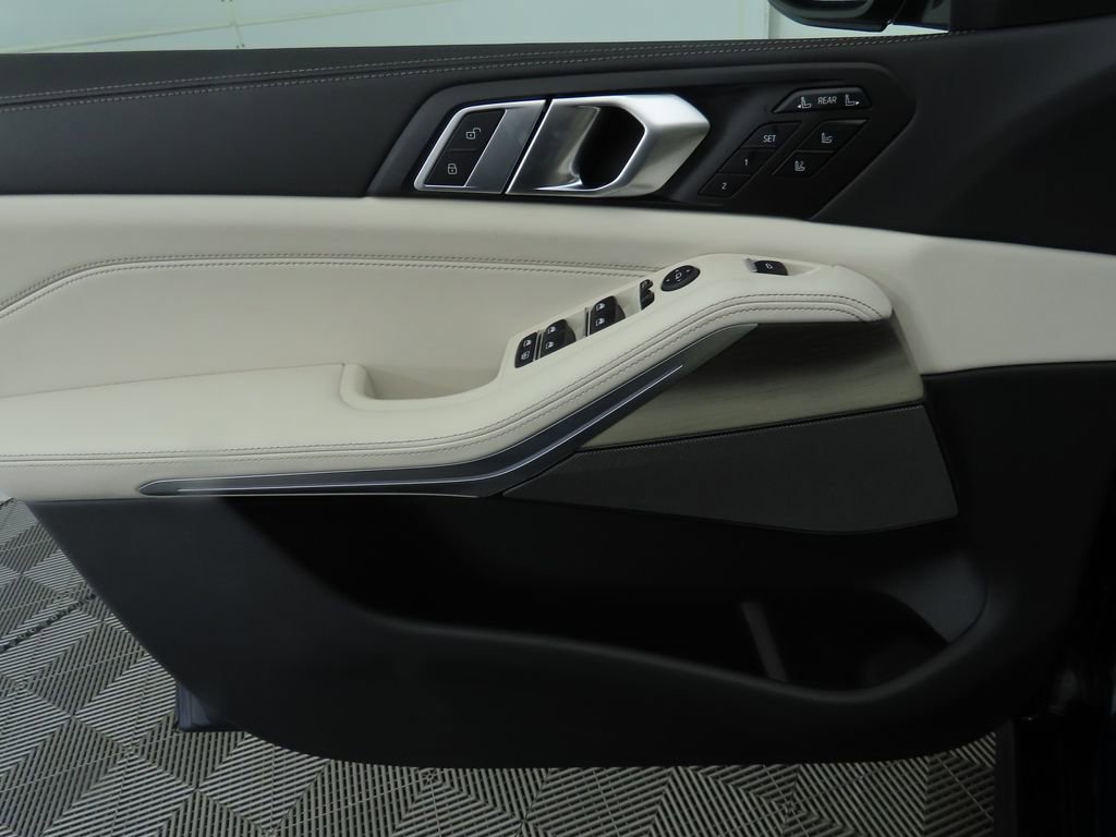 New 2026 BMW X7 M60i image 26