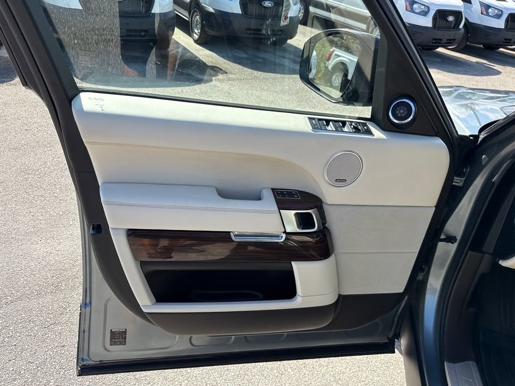 Used 2016 Land Rover Range Rover Supercharged image 11