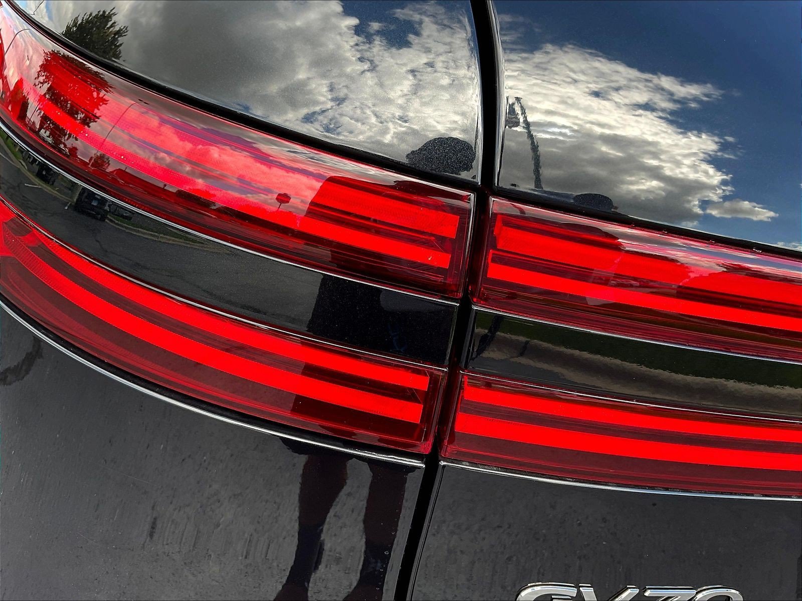 Used 2023 Genesis GV70 2.5T w/ Advanced Package AWD/4WD image 26