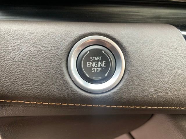 Used 2021 Cadillac Escalade Premium Luxury w/ Driver Assist Tech Package AWD/4WD image 21