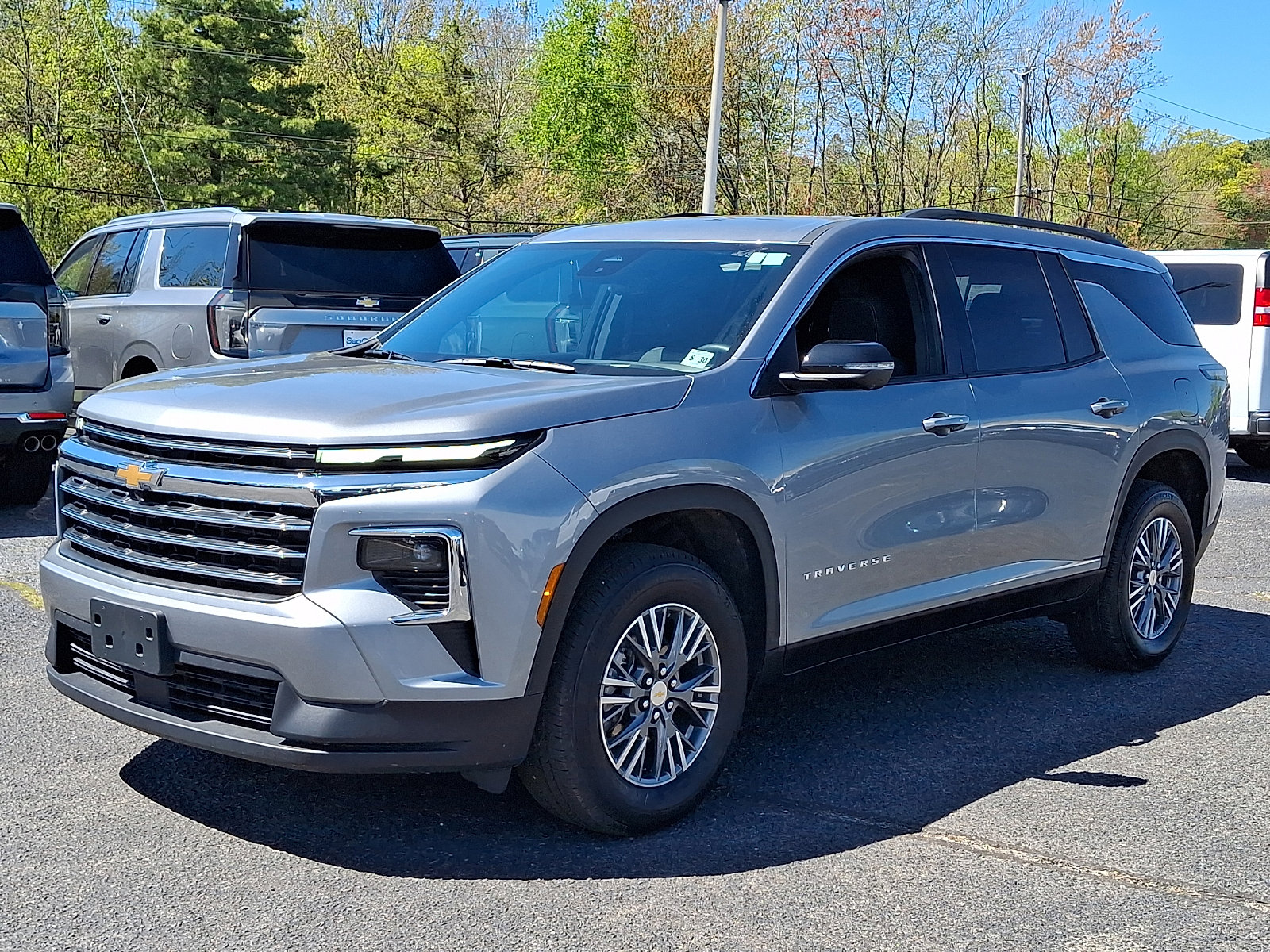 New 2026 Chevrolet Traverse LT w/ Driver Confidence Package FWD image 3