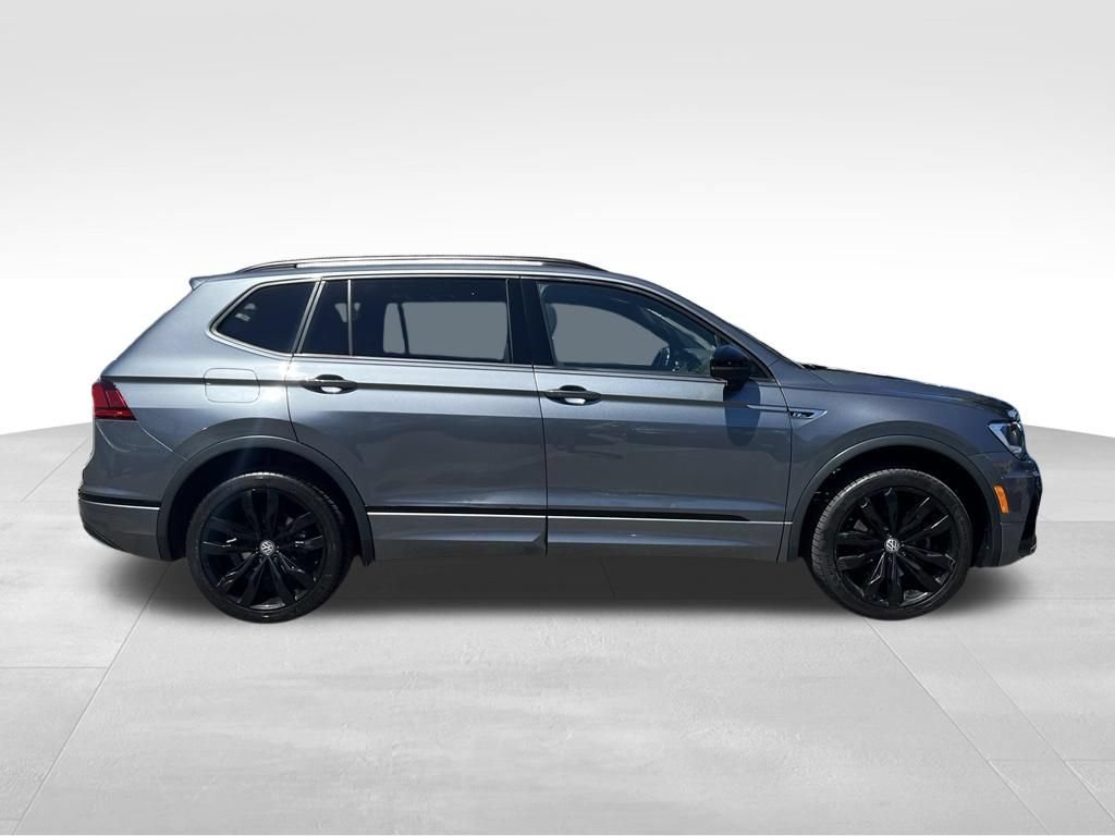 Used 2020 Volkswagen Tiguan SE R-Line AWD/4WD image 6