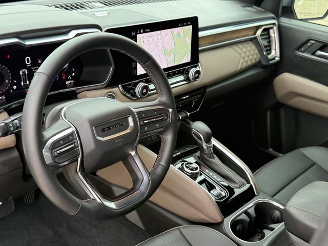 Used 2024 GMC Canyon Denali image 10