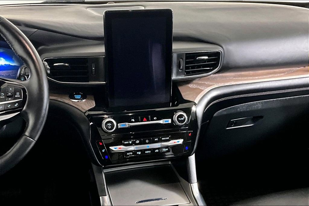 Used 2021 Ford Explorer Platinum w/ Equipment Group 601A image 6