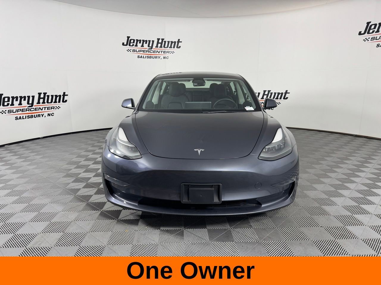 Used 2023 Tesla Model 3 Standard Range image 3