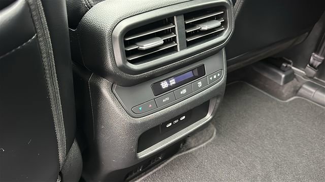 Used 2024 Honda Pilot Touring image 27