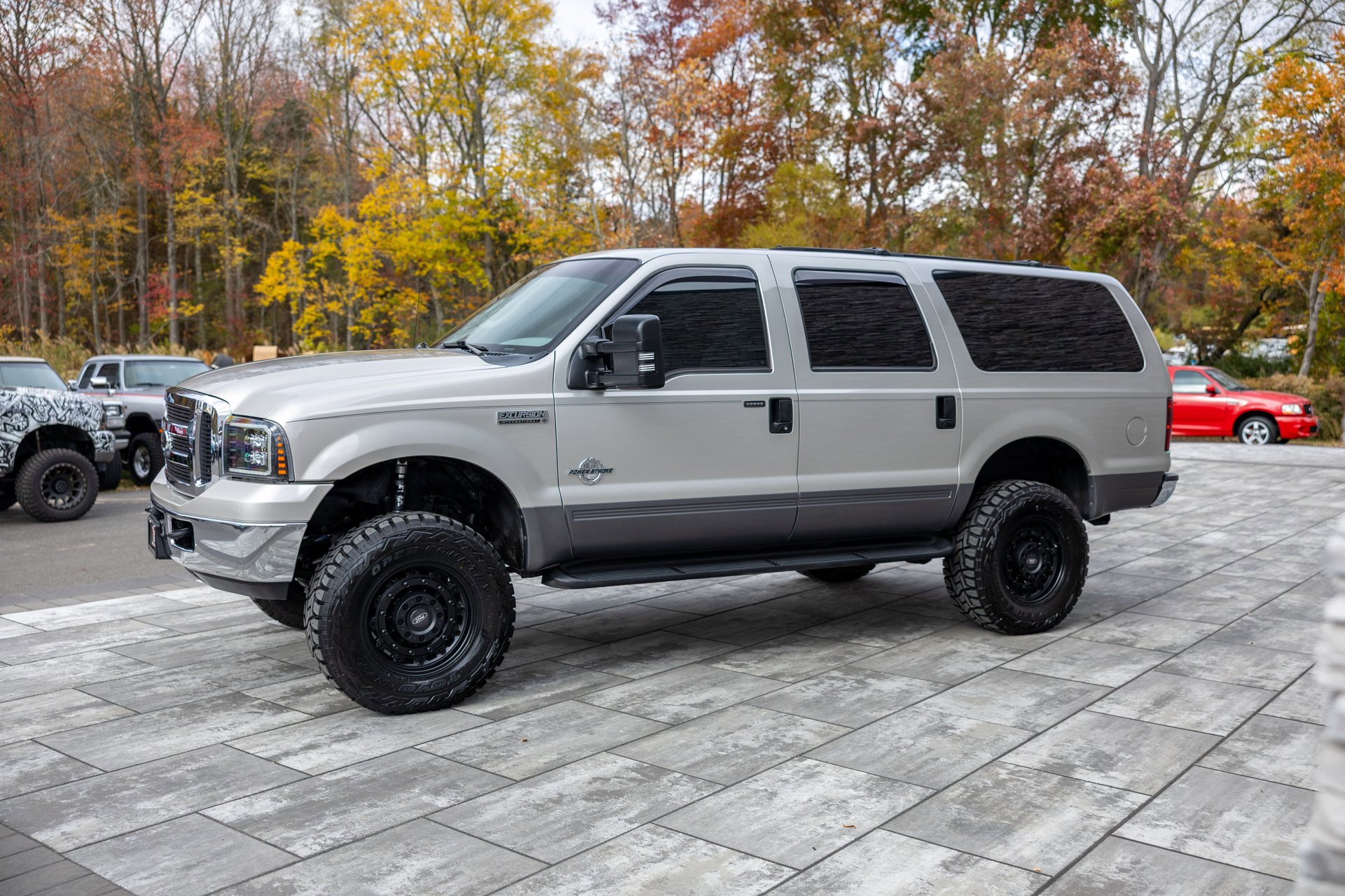 Used 2005 Ford Excursion XLS image 11