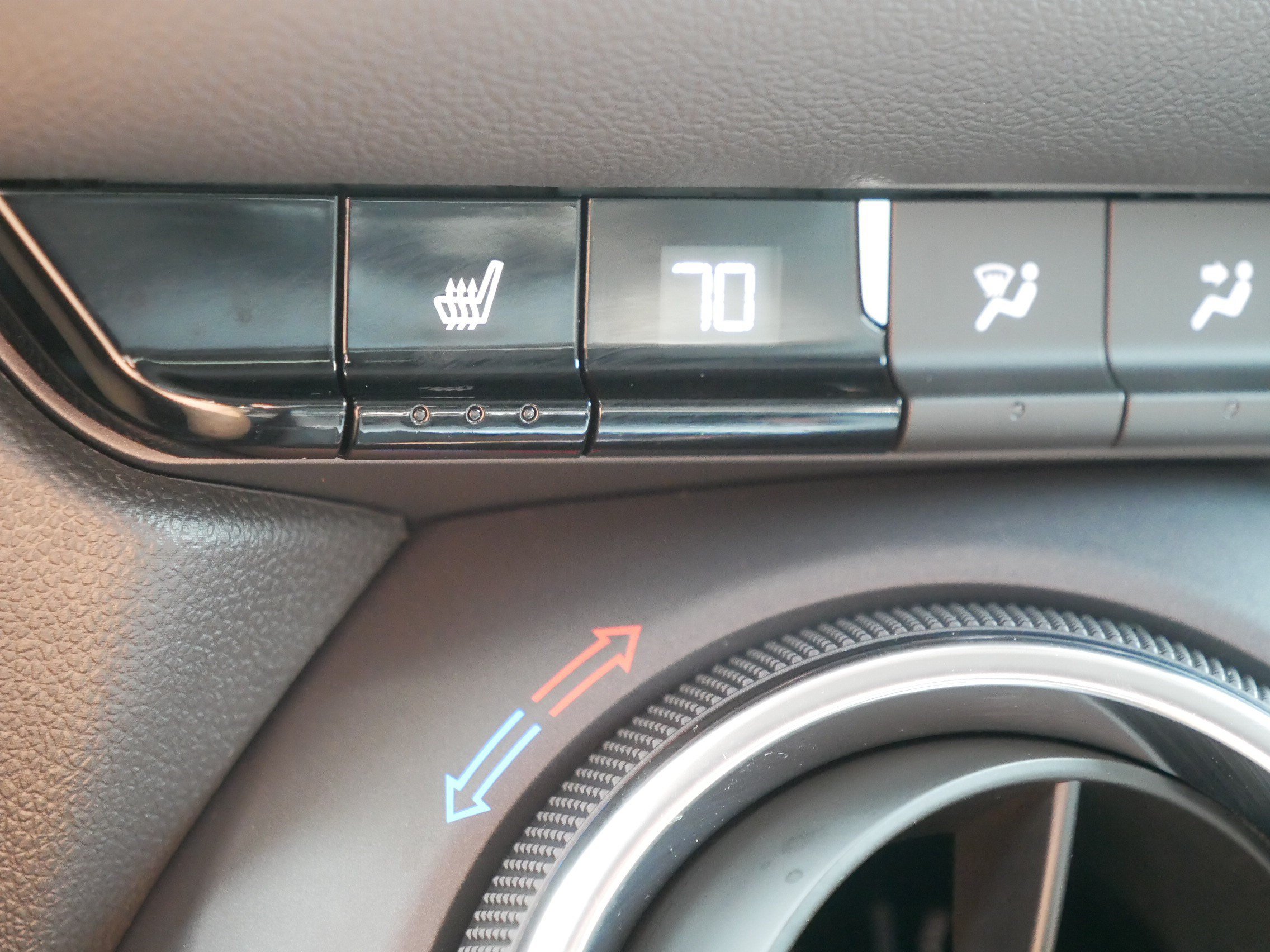 Used 2025 Chevrolet Blazer LT AWD/4WD image 32