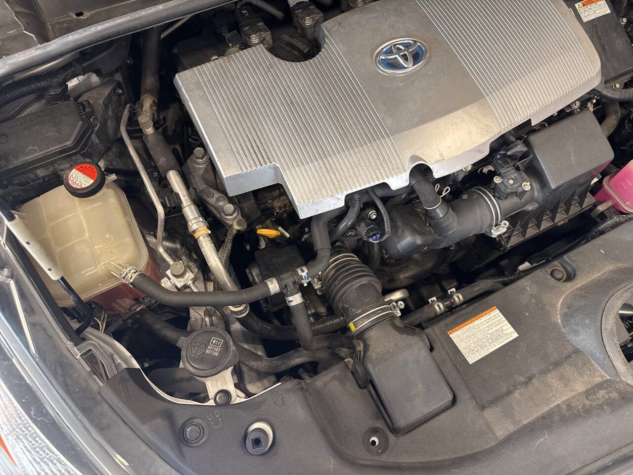 Used 2016 Toyota Prius Four w/ Advanced Technology Package FWD image 40