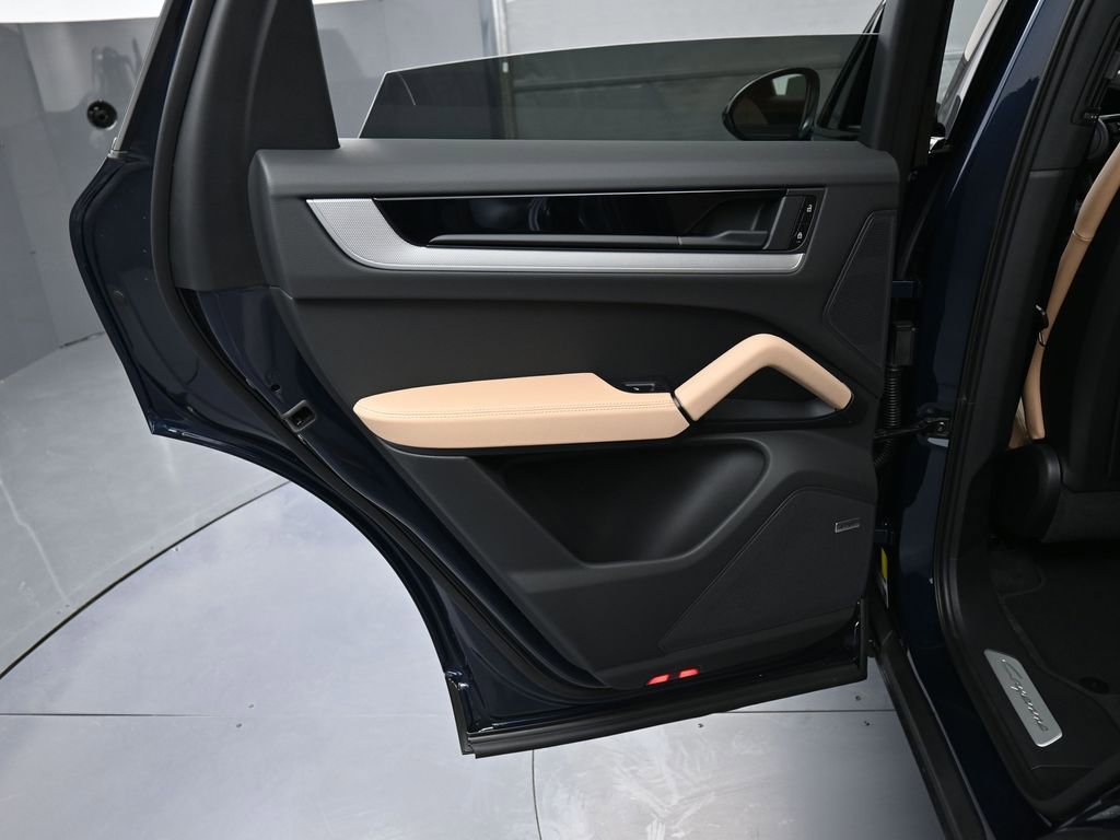 New 2026 Porsche Cayenne image 22