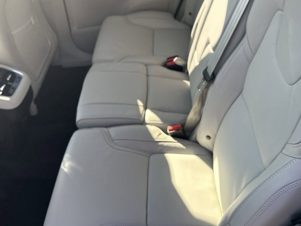 New 2026 Volvo XC90 B6 Ultra w/ Protection Package image 11