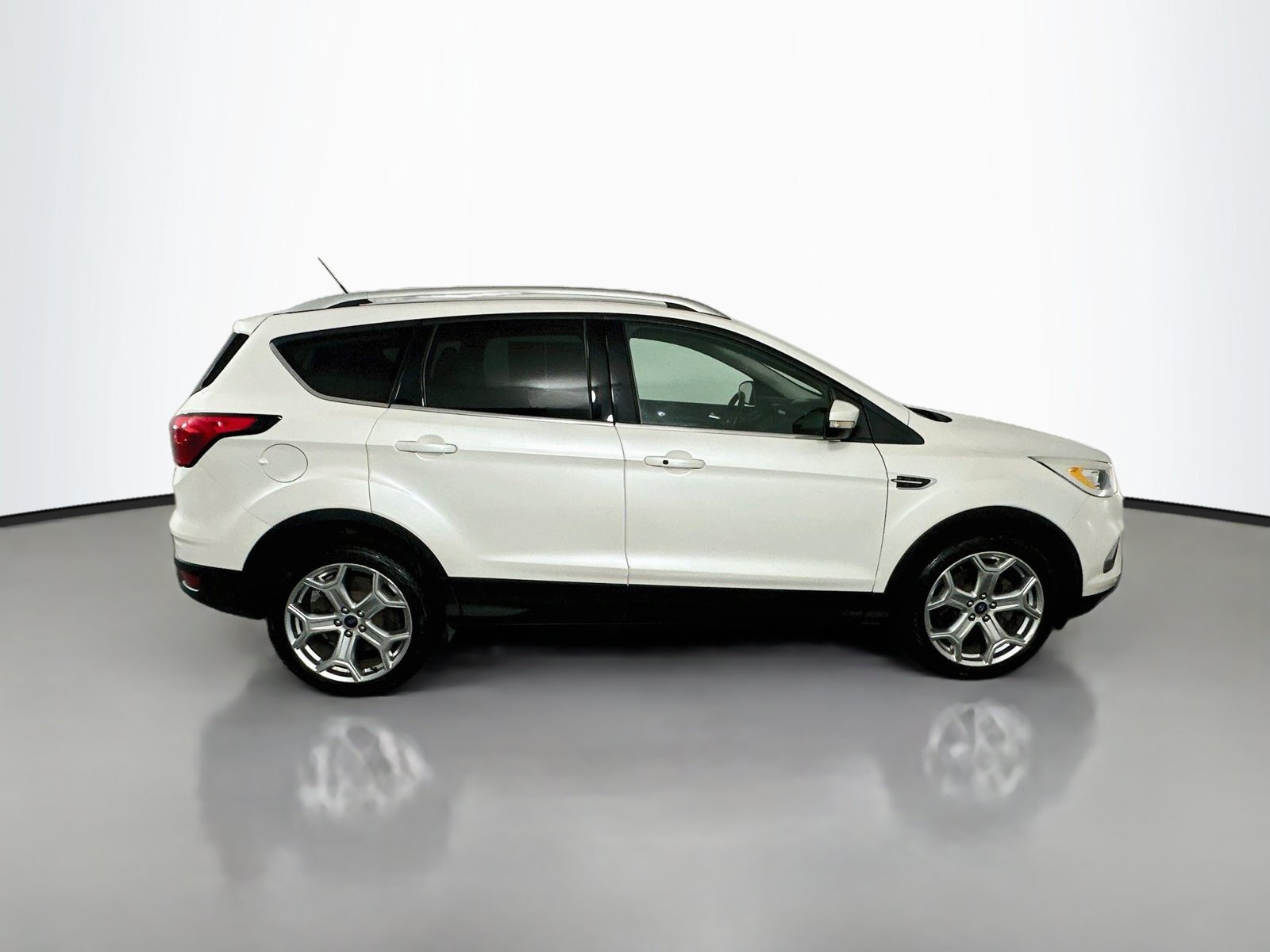 Used 2019 Ford Escape Titanium AWD/4WD image 8