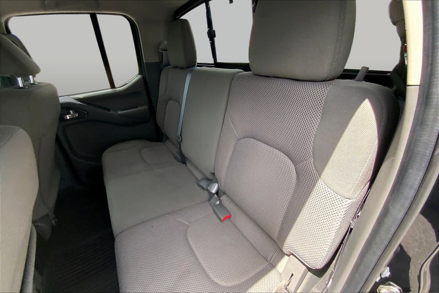 Used 2020 Nissan Frontier SV w/ Midnight Edition Floor Mats AWD/4WD image 21