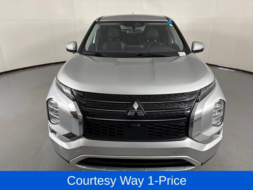 Used 2024 Mitsubishi Outlander SE FWD image 4