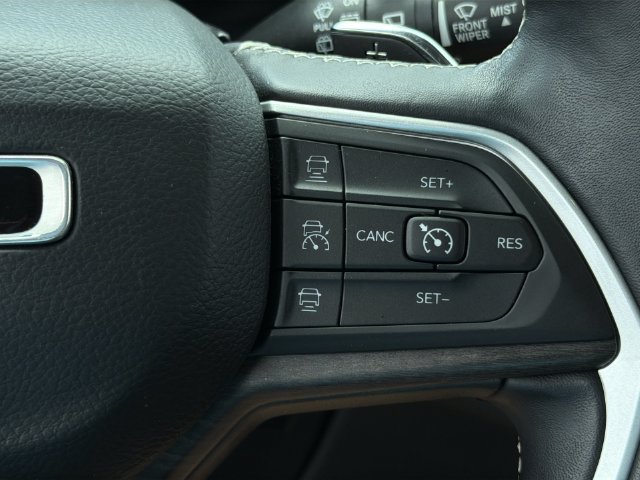 Used 2022 Jeep Grand Cherokee Limited AWD/4WD image 31