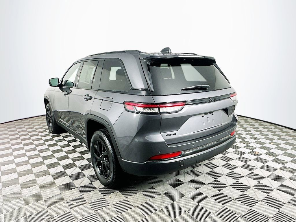 Certified 2024 Jeep Grand Cherokee Altitude image 8