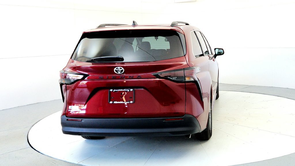 New 2026 Toyota Sienna LE AWD/4WD image 5