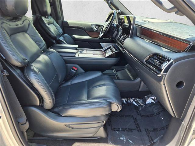 Used 2023 Lincoln Navigator Reserve AWD/4WD image 25