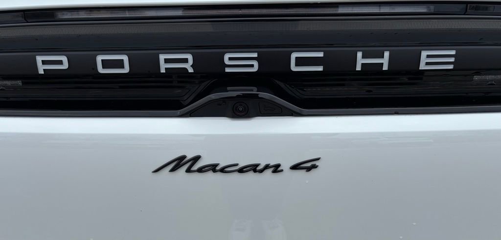 New 2026 Porsche Macan 4 Electric AWD/4WD image 11