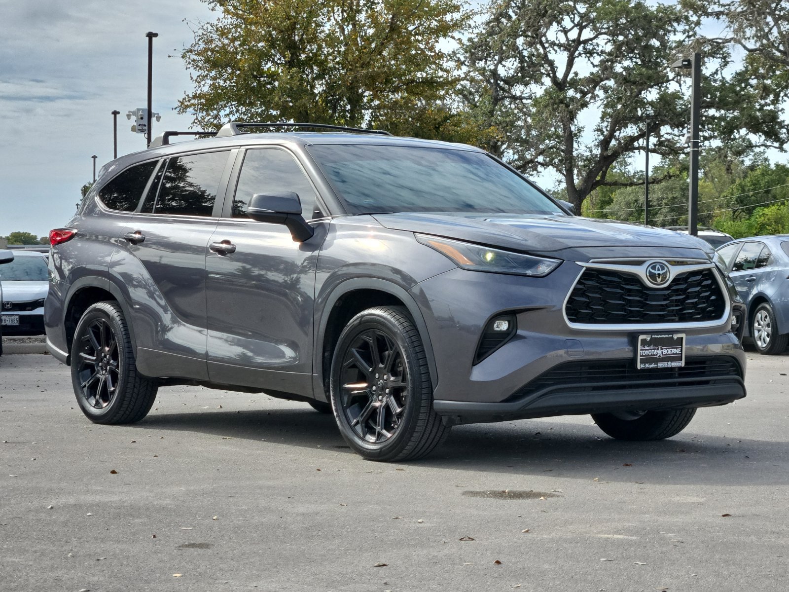 Used 2023 Toyota Highlander LE FWD image 7