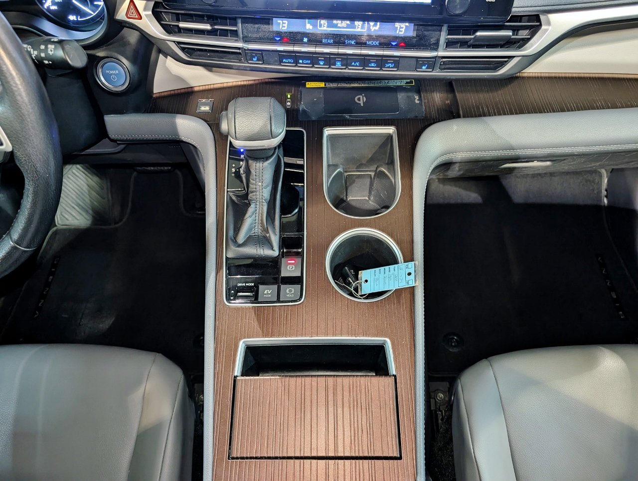 Used 2021 Toyota Sienna XLE w/ XLE Plus Package FWD image 41