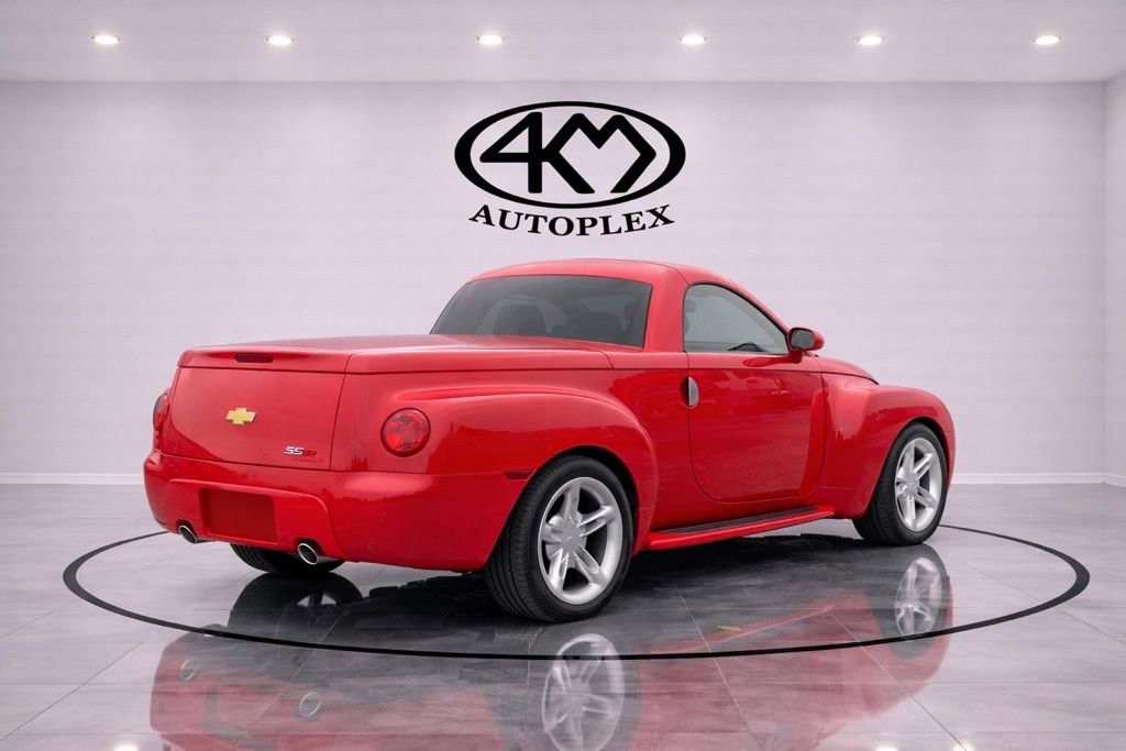 Used 2005 Chevrolet SSR w/ Preferred Equipment Group image 5