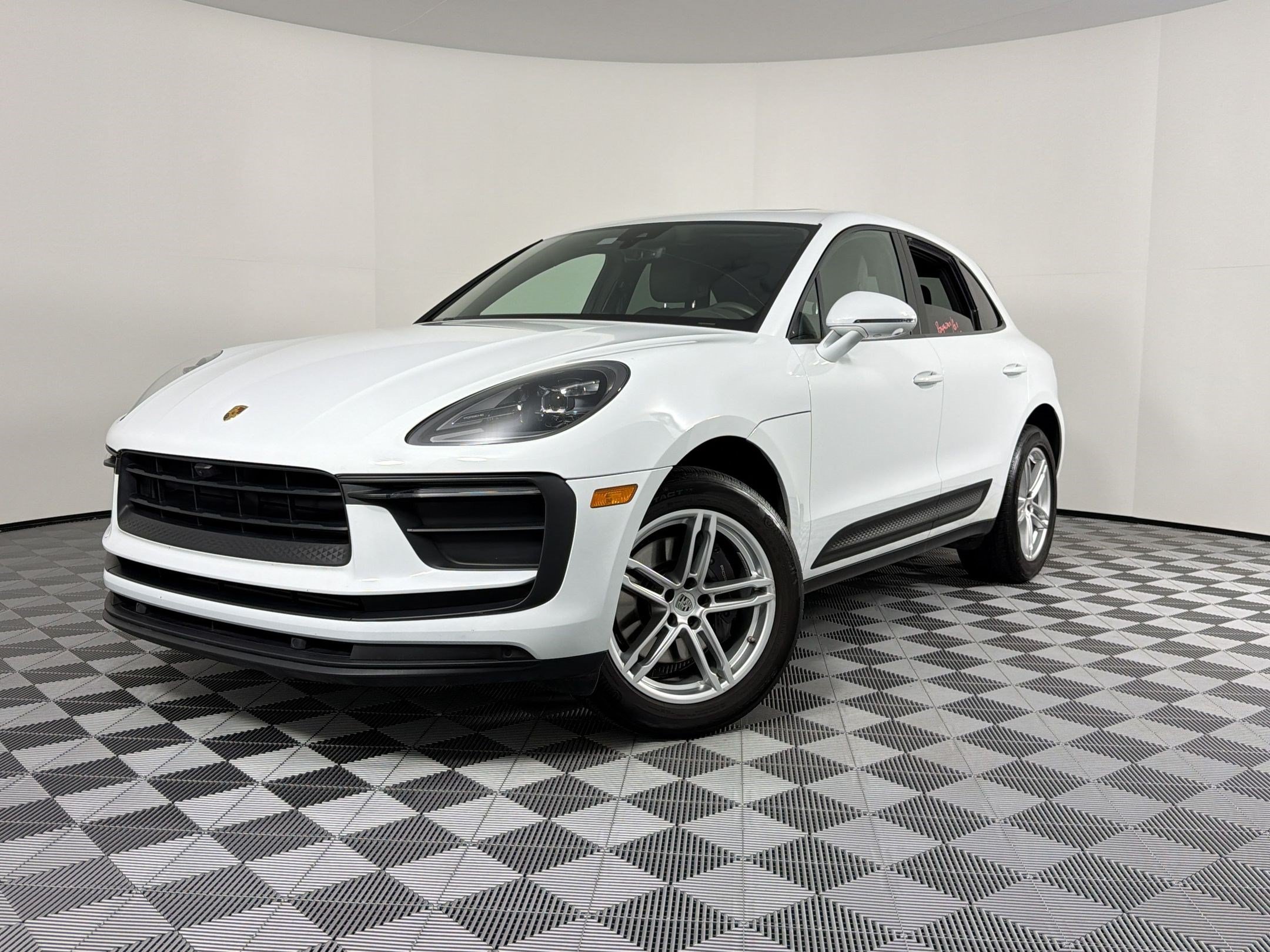Certified 2022 Porsche Macan