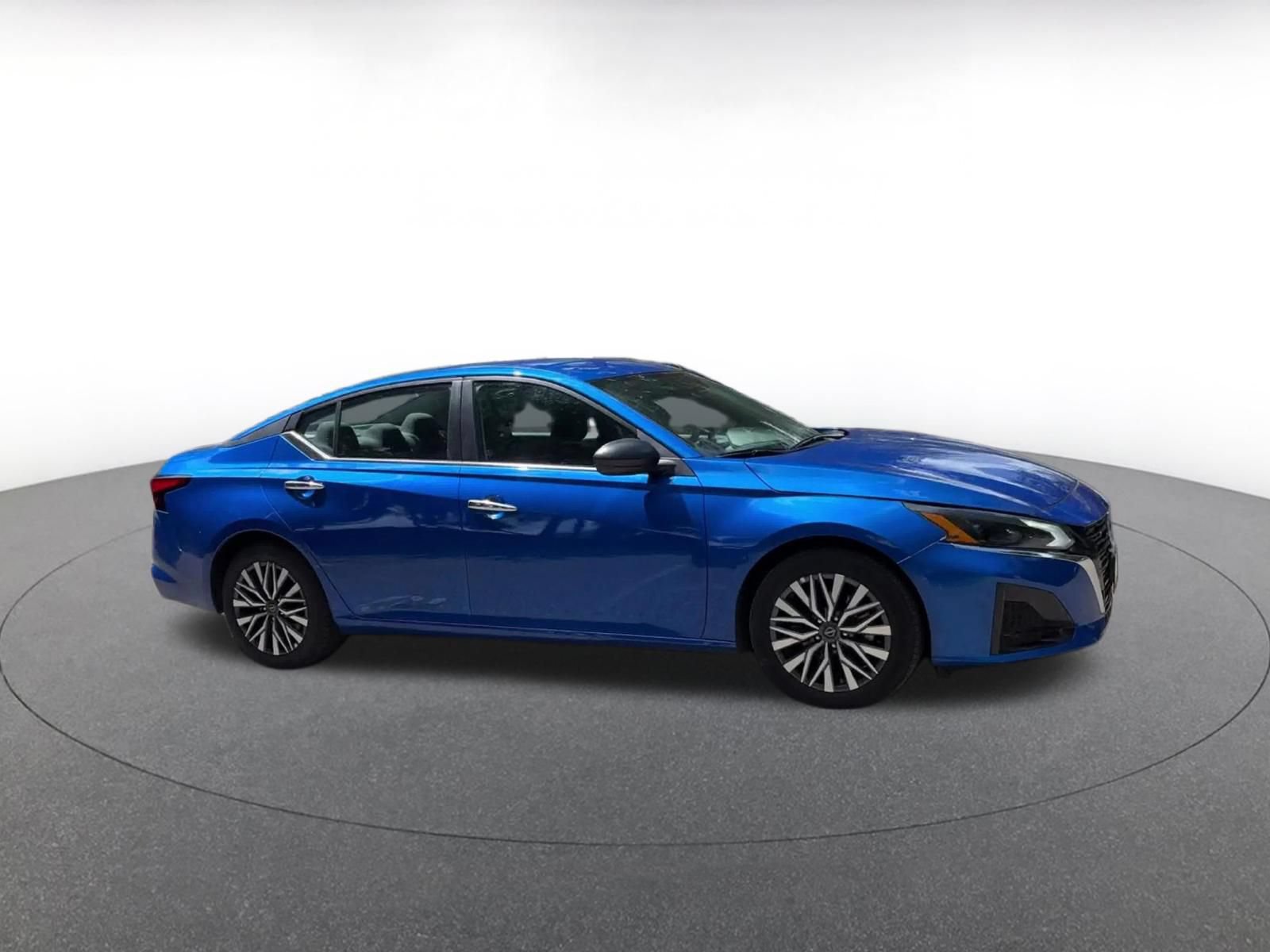 Used 2025 Nissan Altima 2.5 SV FWD video 2