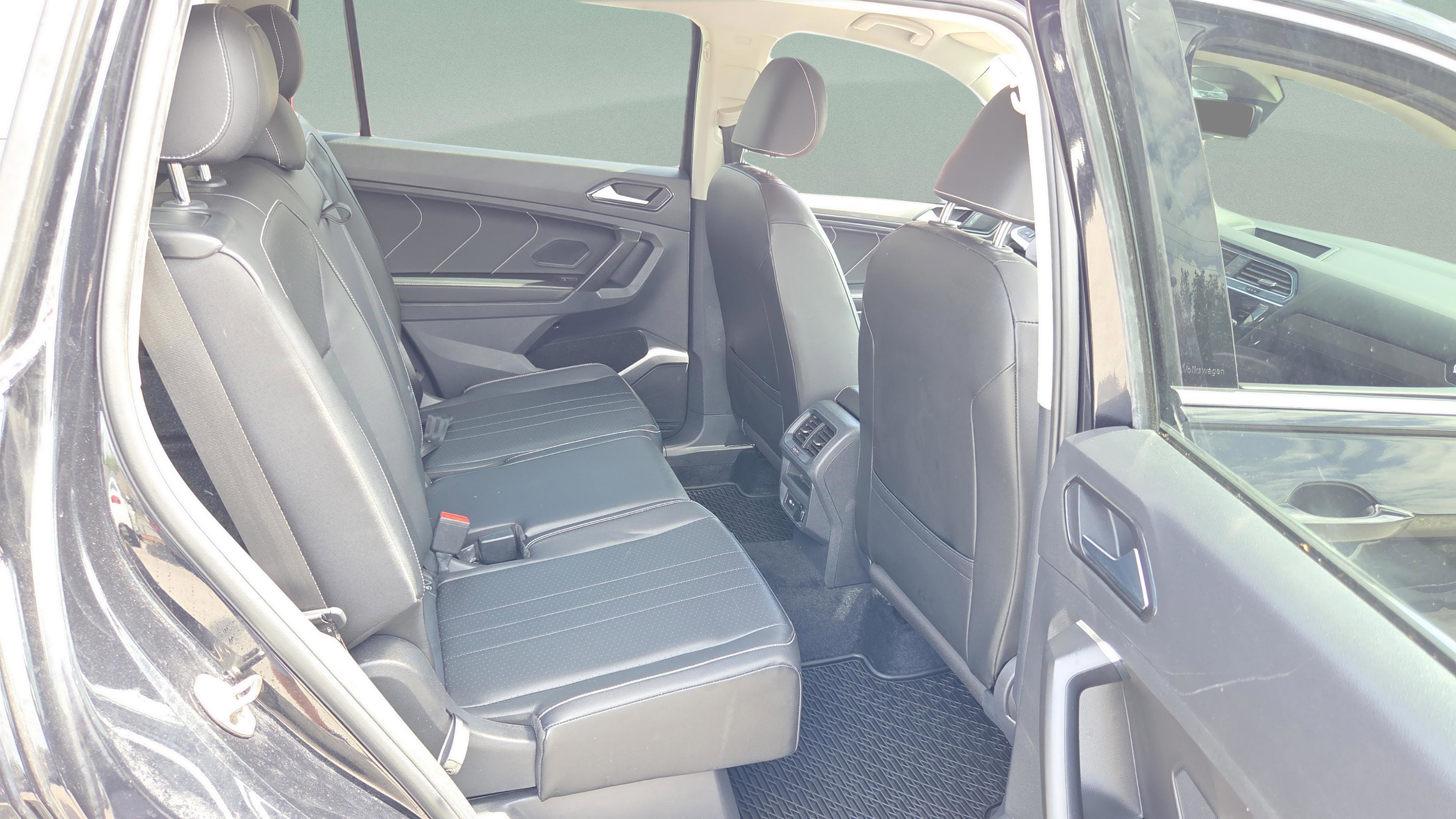 Used 2022 Volkswagen Tiguan SE image 17