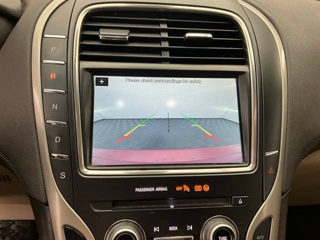 Used 2017 Lincoln MKX Select w/ Select Plus Package FWD image 3
