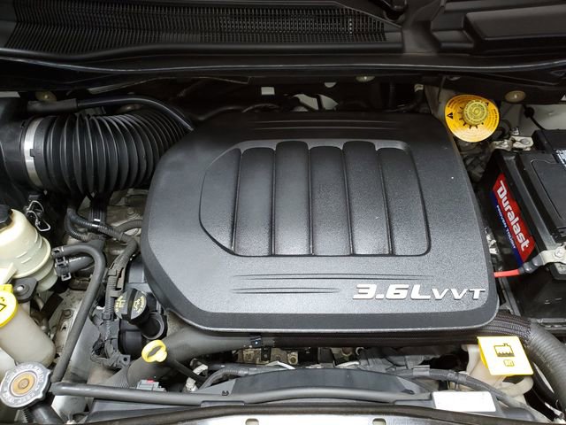 Used 2018 Dodge Grand Caravan SE w/ UConnect Hands-Free Group image 6