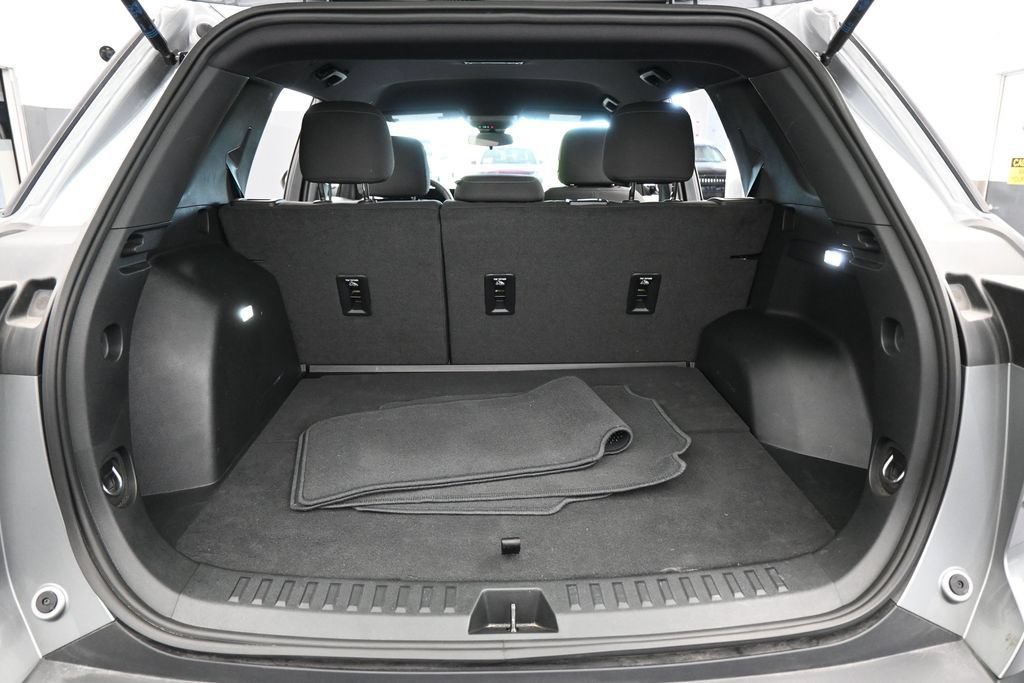 Used 2026 Chevrolet Equinox LT FWD image 34