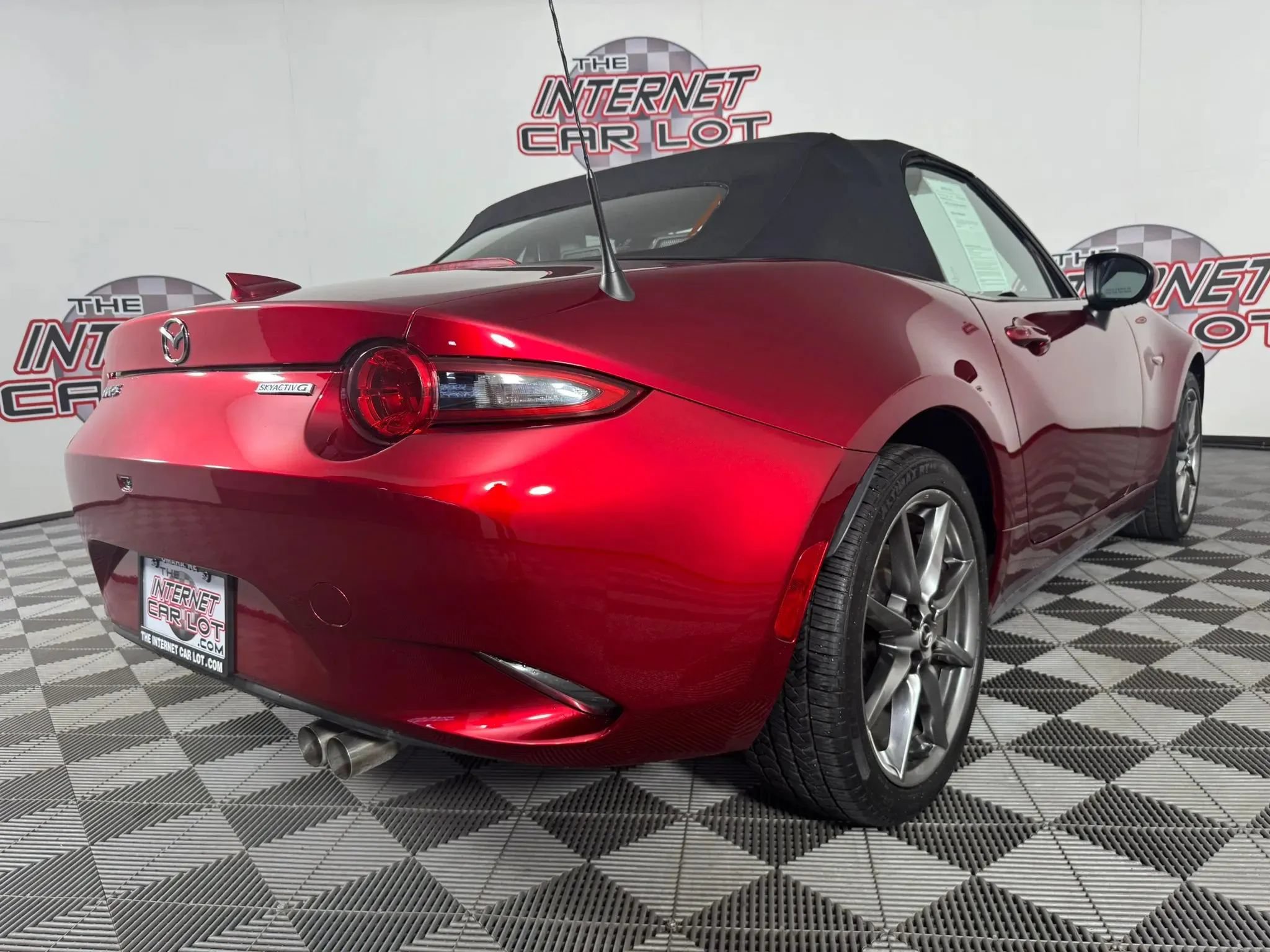 Used 2021 MAZDA MX-5 Miata Grand Touring RWD image 32