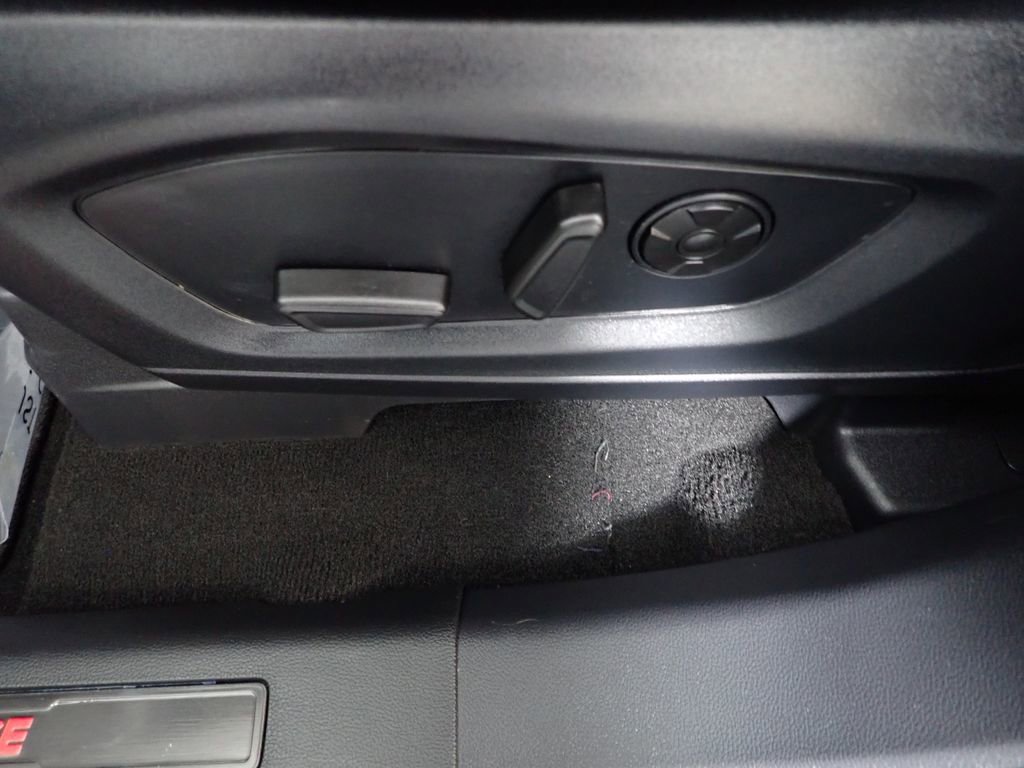 Used 2025 Ford Explorer ST image 27