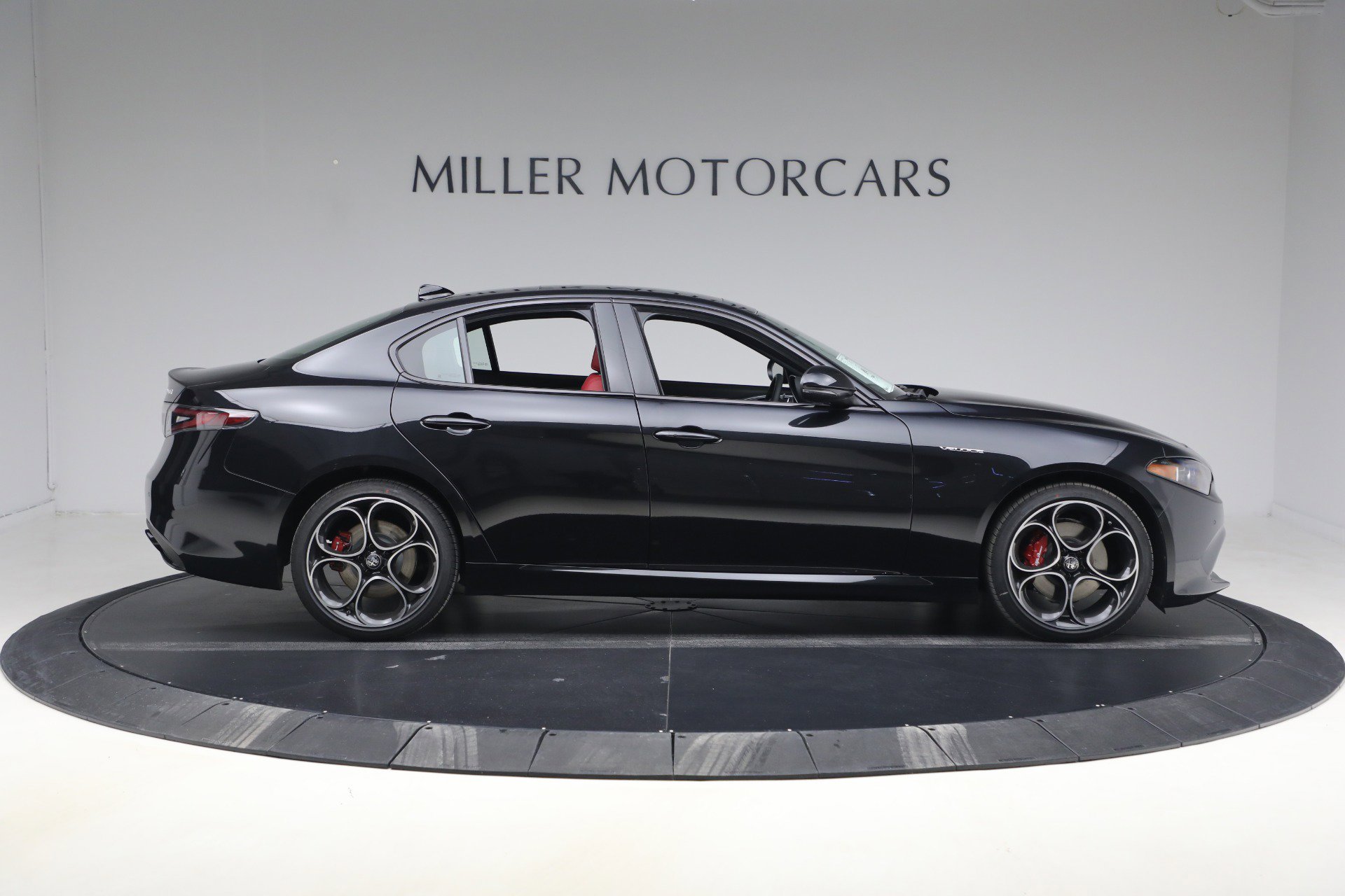 New 2026 Alfa Romeo Giulia AWD image 9