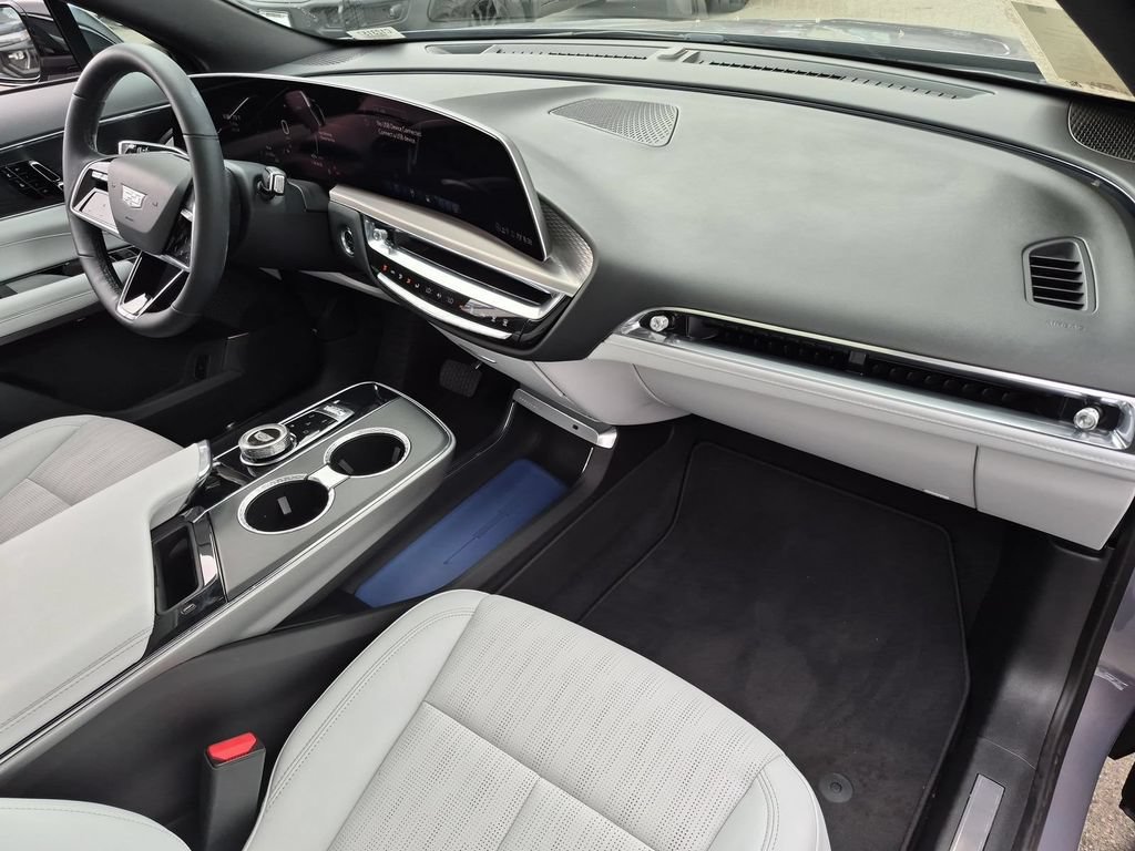 Certified 2024 Cadillac Lyriq Luxury RWD image 22