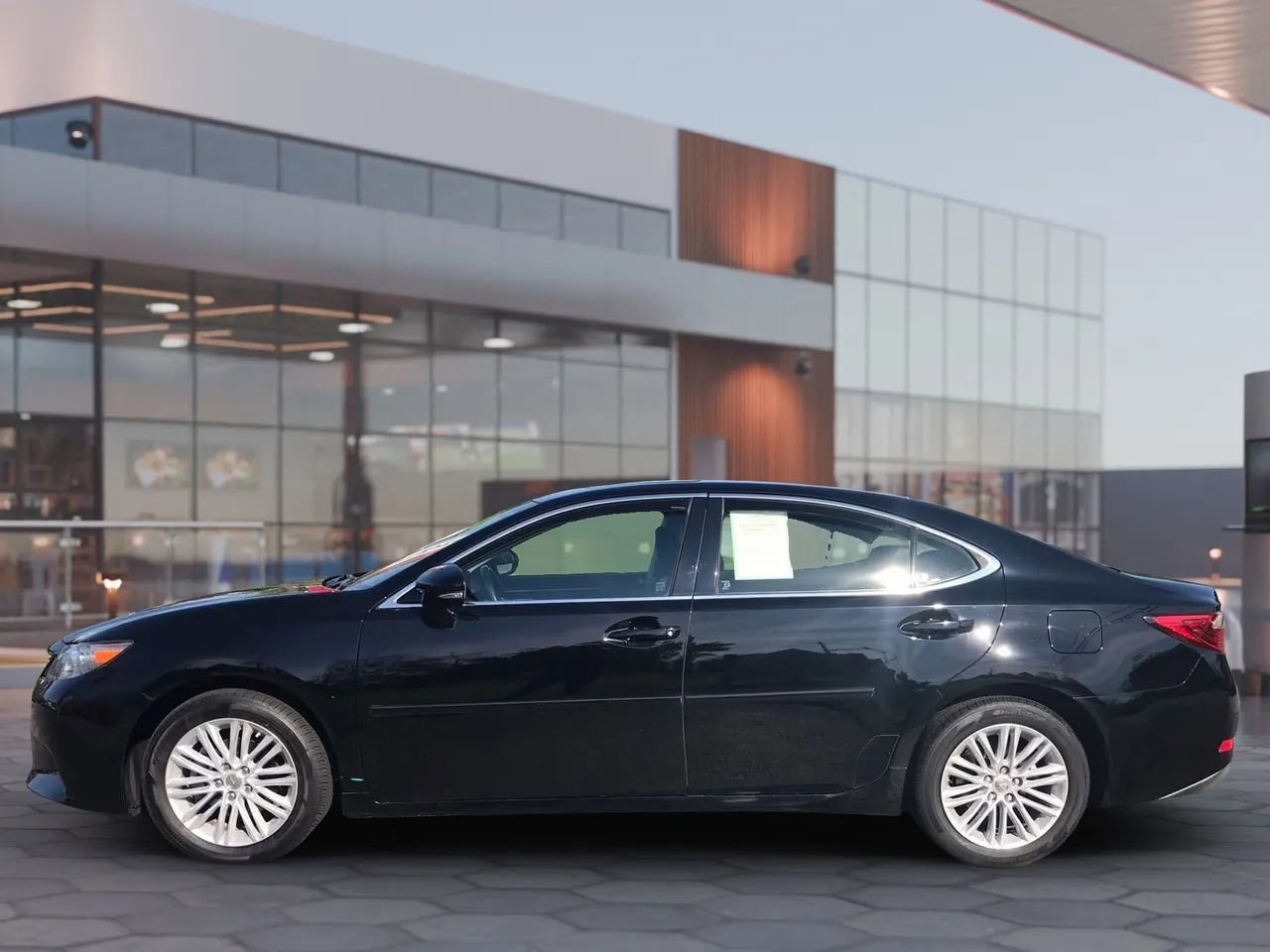Used 2013 Lexus ES 350 w/ Luxury Pkg FWD image 8