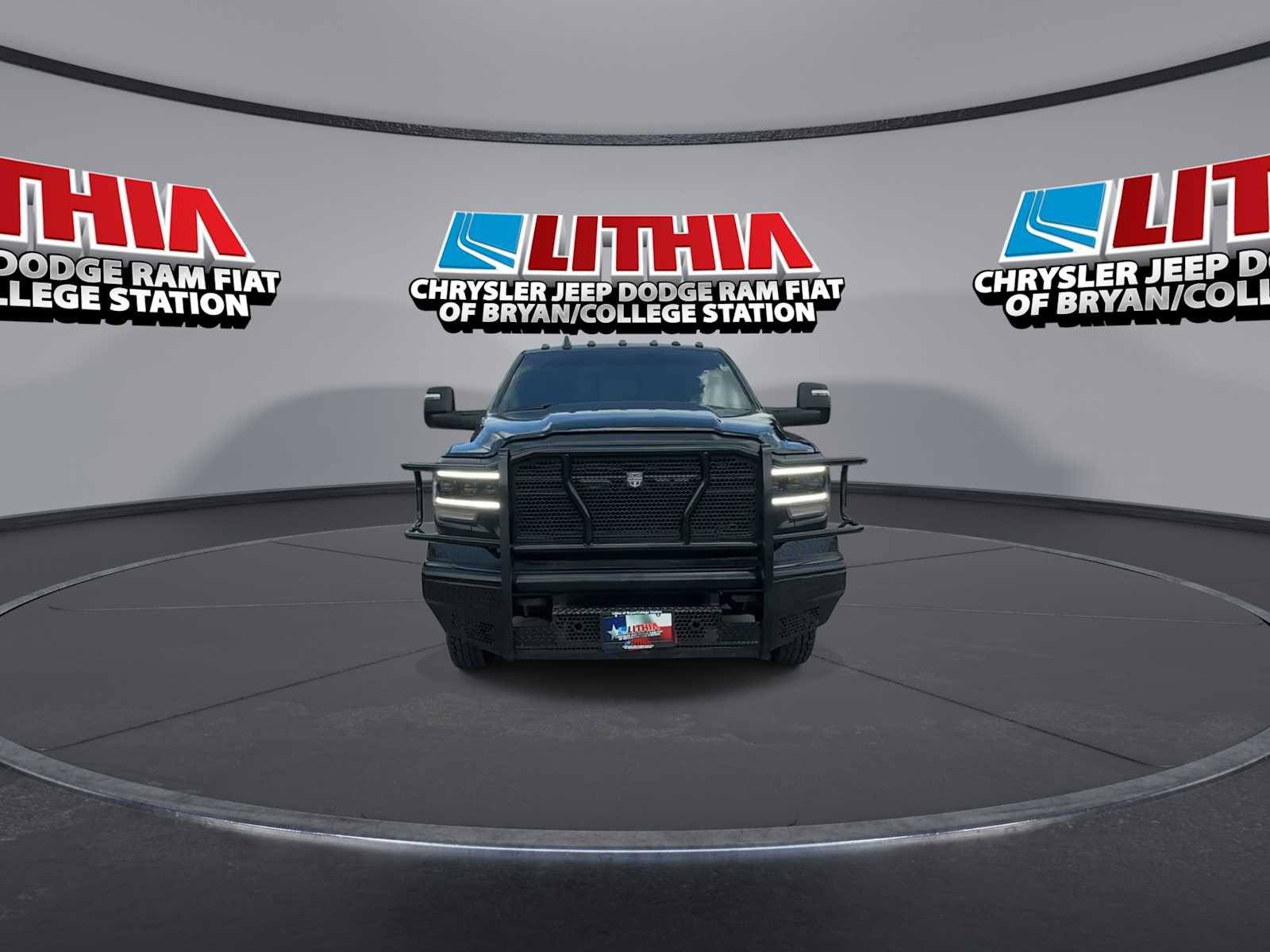 Used 2024 RAM 3500 Tradesman AWD/4WD image 3