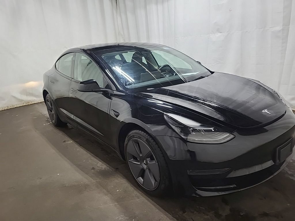 Used 2023 Tesla Model 3 Standard Range RWD image 3